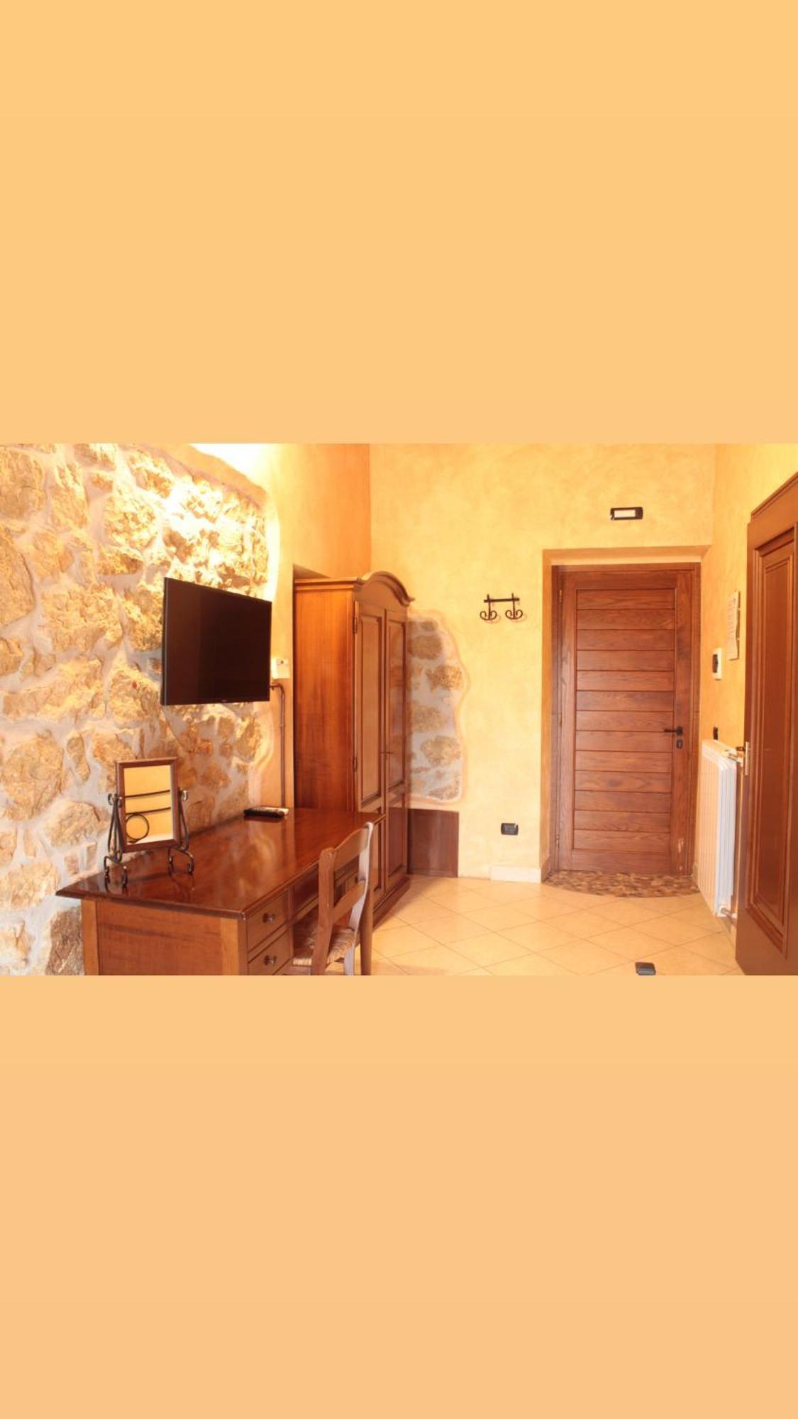 La Fattoria Di Carlotta Villa Maenza Luaran gambar